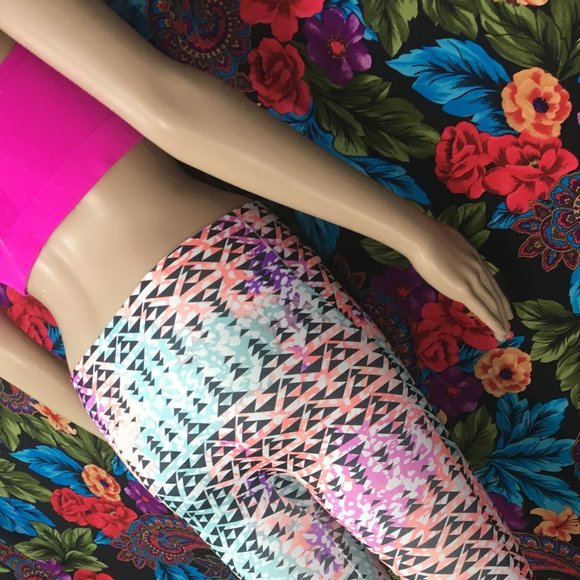 NEW 2-PIECE ATHLETIC MULTI COLOR JOGGERS & PINK TOP - Picture 4 of 9